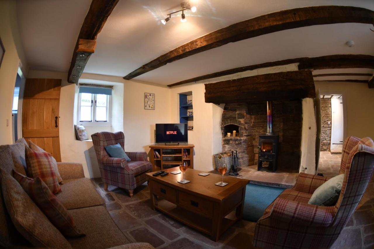 Villa Pant Llwyd Farm à Llangynidr Extérieur photo